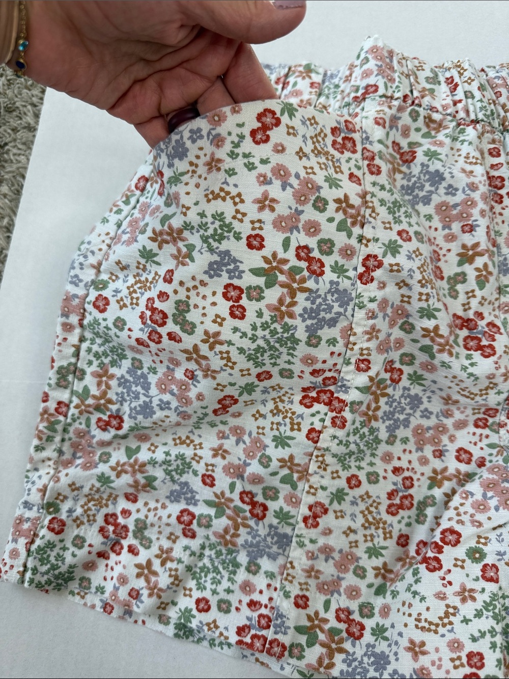 Levis Strauss Elastic Shorts Floral Red and White size Large - Picture 10 of 10